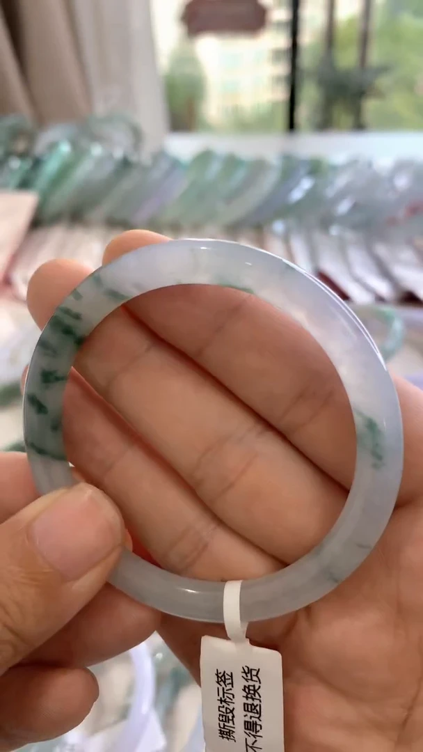 未镶嵌手镯翡翠圆条冰飘花52.5