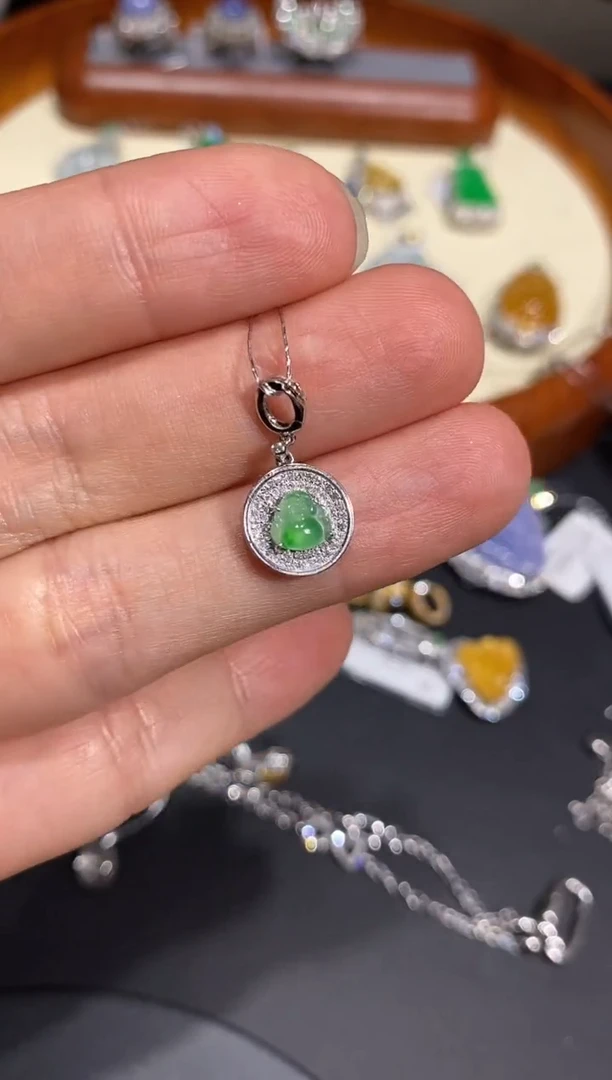 【闪购商品】翡翠吊坠(不含链)18K金镶嵌吊坠