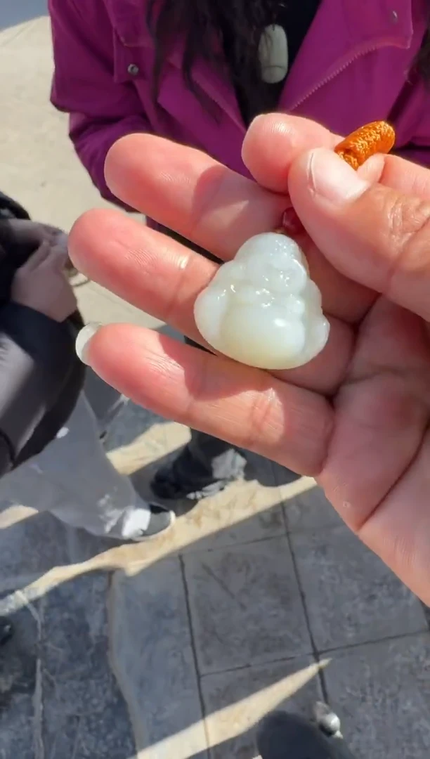 未镶嵌戒指和田玉（糖玉）和田玉