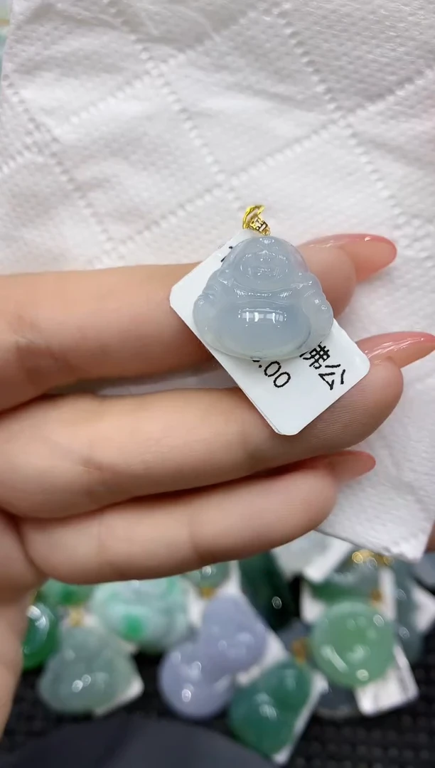 颈饰18K金镶嵌翡翠111111111111