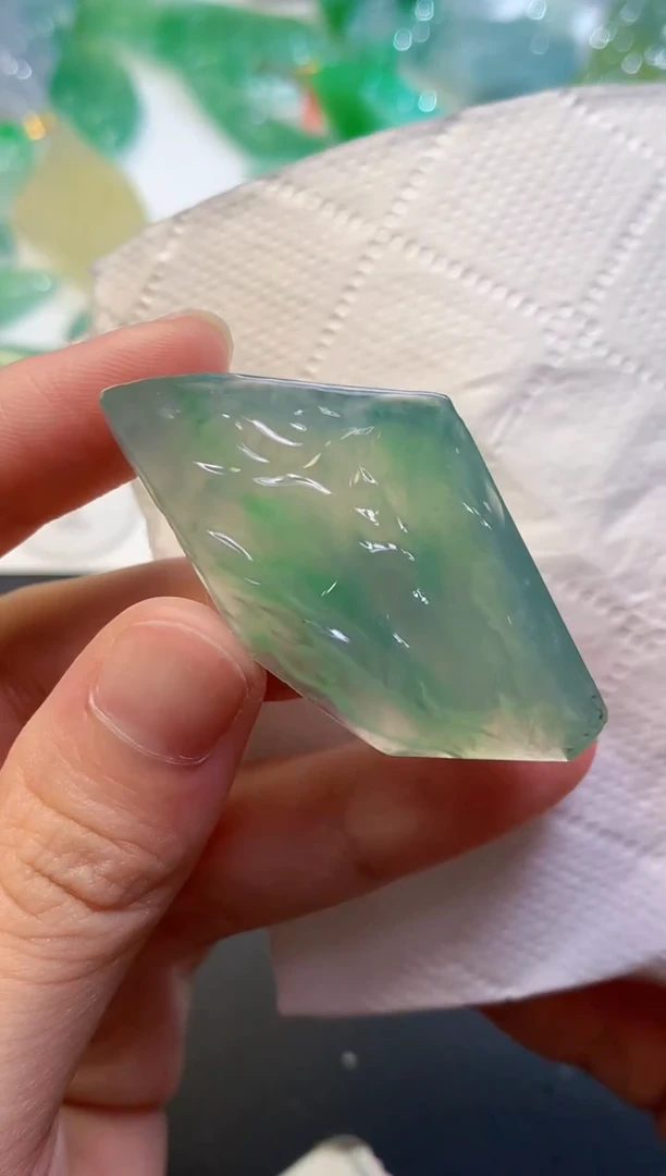 颈饰未镶嵌翡翠