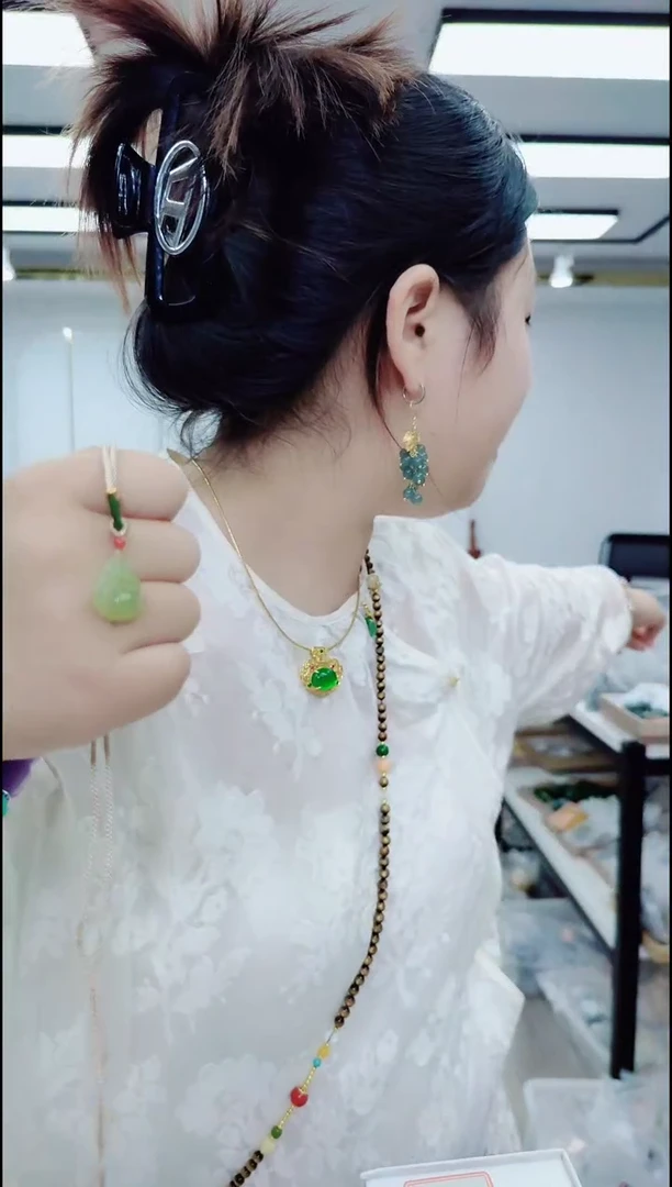 和田玉（碧玉）未镶嵌颈饰1422小佛公