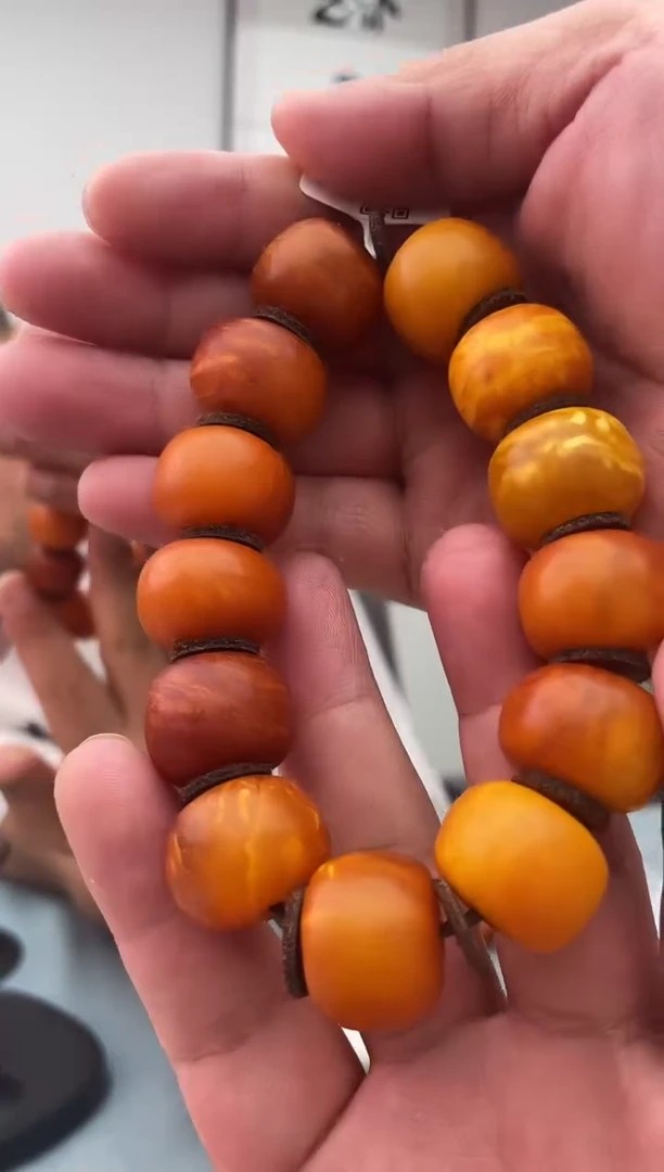 未镶嵌蜜蜡珠宝奇石假一罚十，067.20微瑕发一件