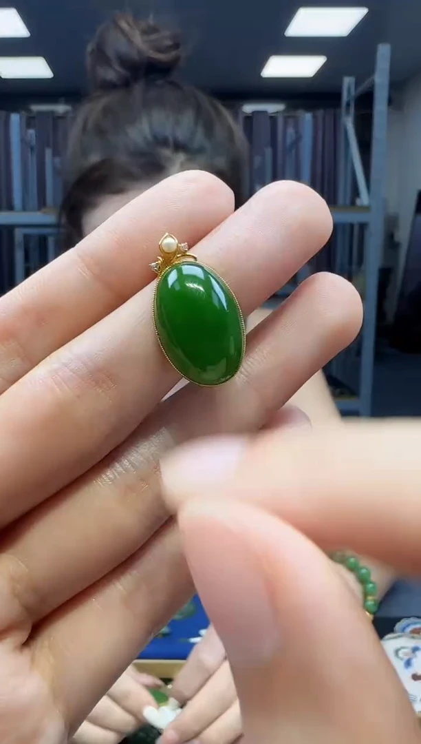 和田玉18K金镶嵌挂件1