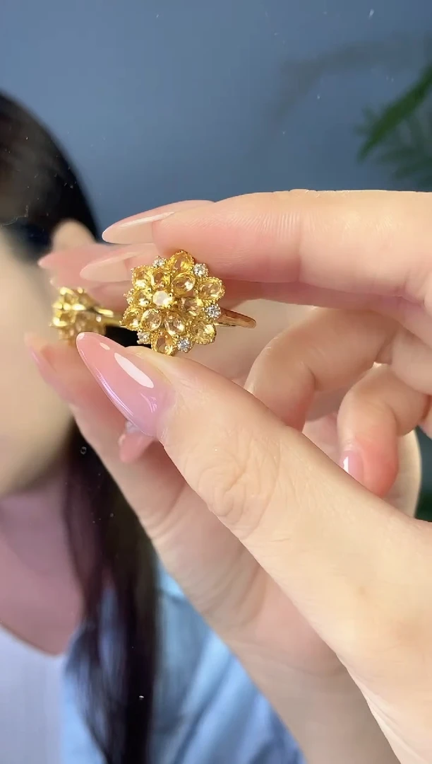 银S925镶嵌戒指黄晶。