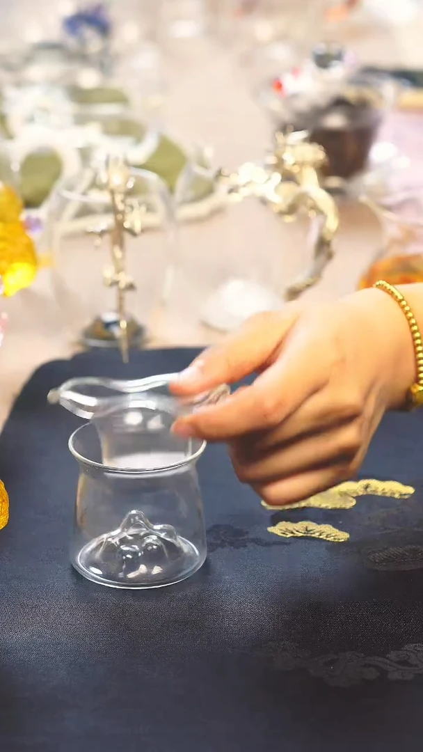 晶焱白色茶漏金标