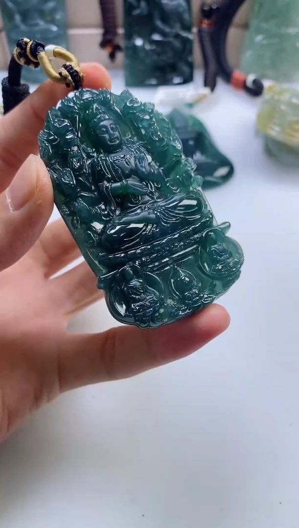 翡翠未镶嵌颈饰