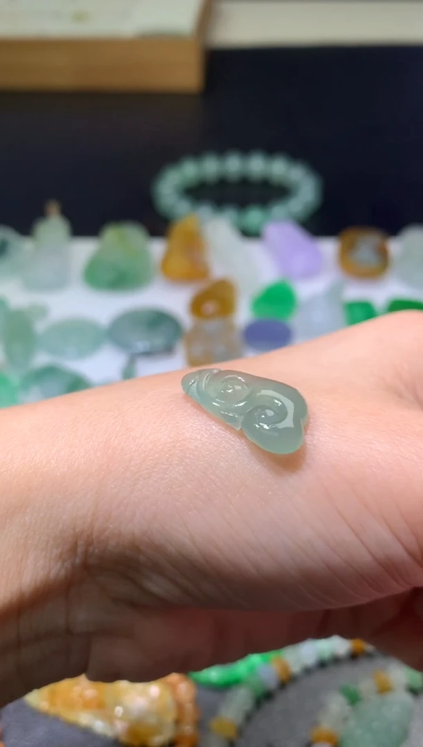 18K金镶嵌定制翡翠毛货  20.4-12-4.1