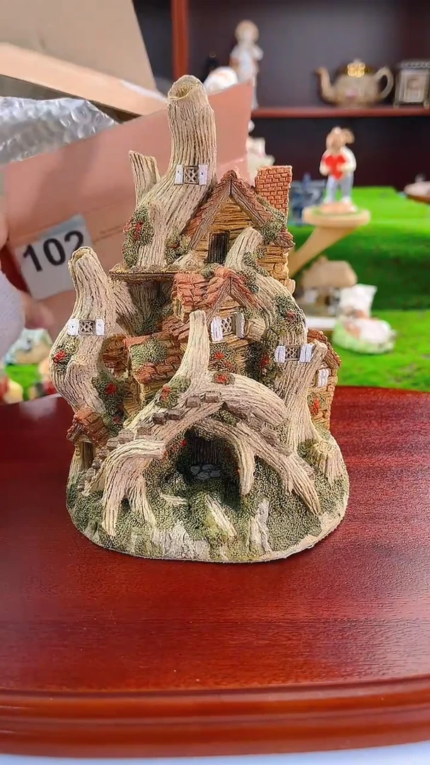 【闪购商品】紫砂茶宠Lilliput中古小房子102