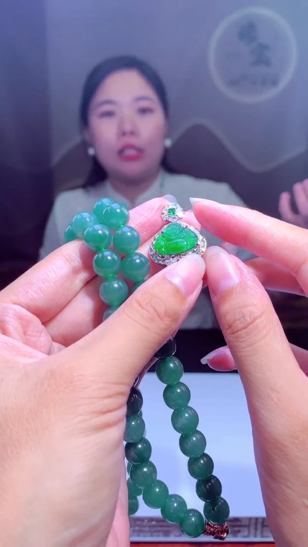 翡翠未镶嵌颈饰挂件发货（拍一发一）