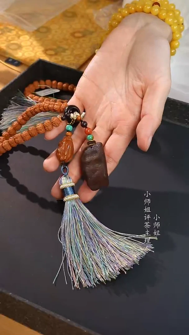 定制南红玛瑙小师姐定制蜜蜡手持石2号单个