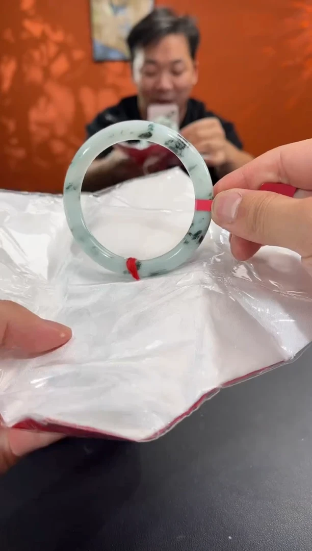 未镶嵌手镯翡翠翡翠手镯（微瑕）