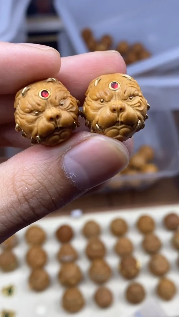 猴头核桃吊坠狗王  重工