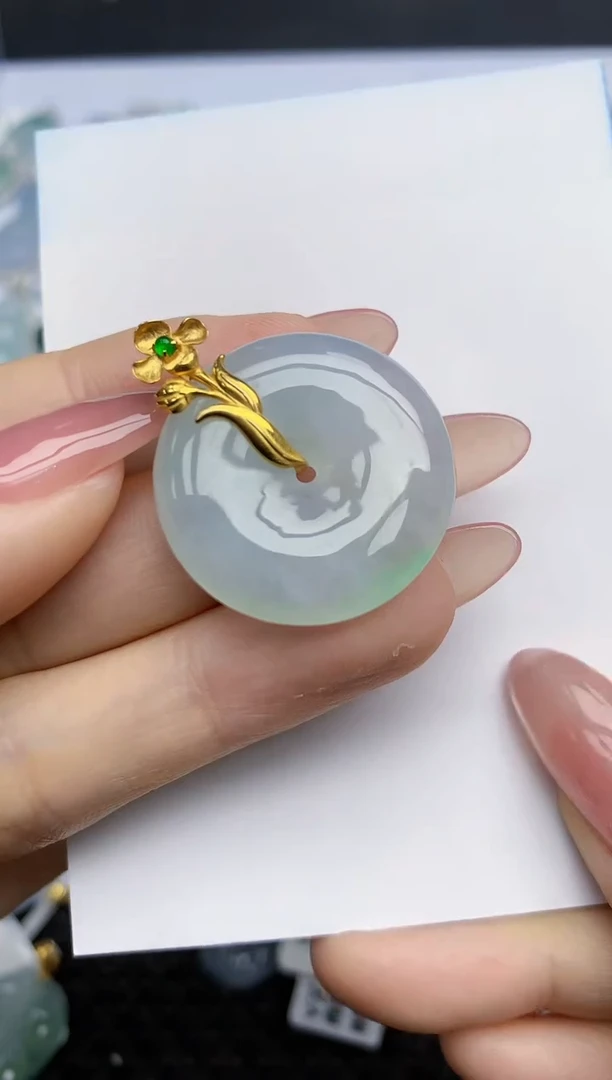 【闪购商品】翡翠挂件18K金镶嵌天然翡翠A货