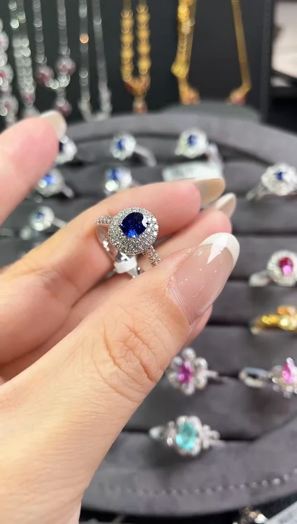 蓝宝石戒指18K金镶嵌0.7ct@@