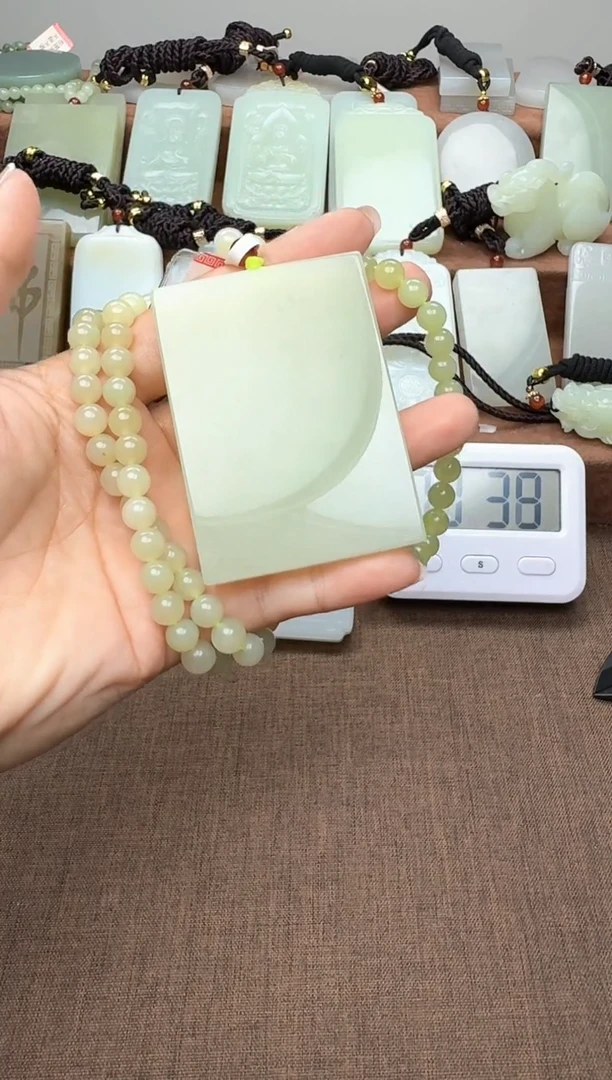 颈饰未镶嵌和田玉1