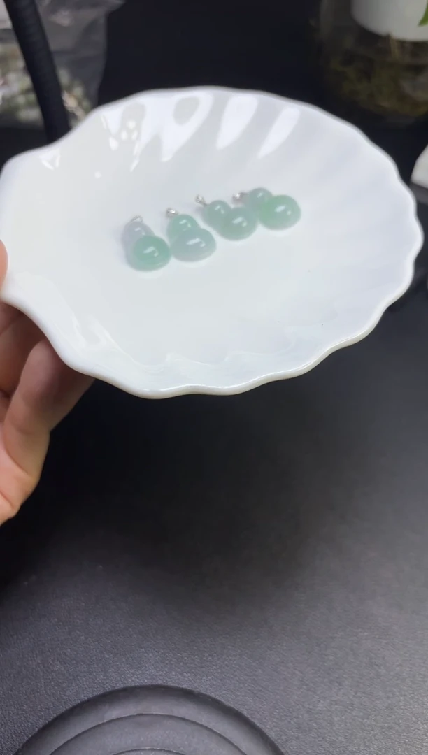 18K金镶嵌挂件翡翠多样性发一件CH190