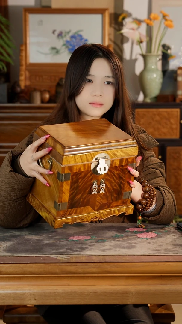 乌木类箱金丝楠乌木羽翼纹官皮箱