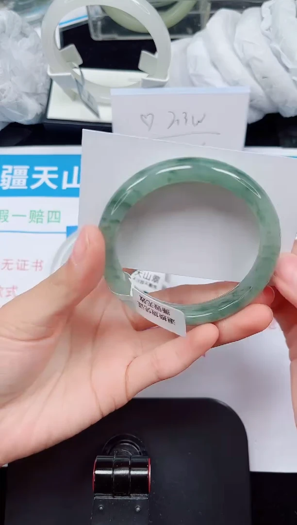 未镶嵌手镯石英质玉215-56/57
