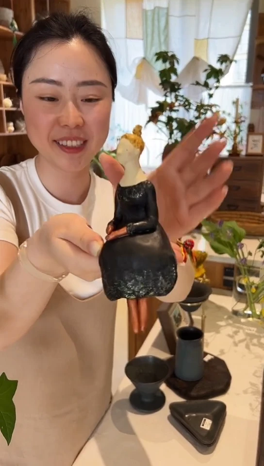 摆件000000优雅的女士置物598作家