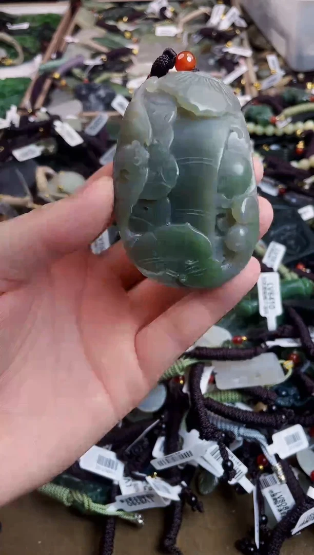 颈饰未镶嵌和田玉1
