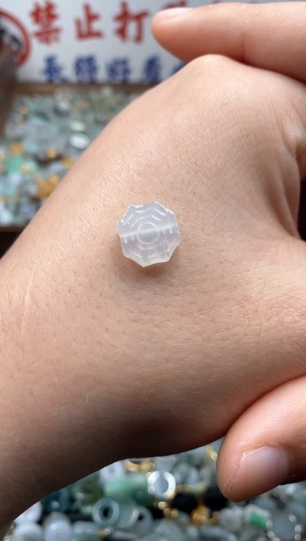 【闪购商品】翡翠颈饰未镶嵌哥哥