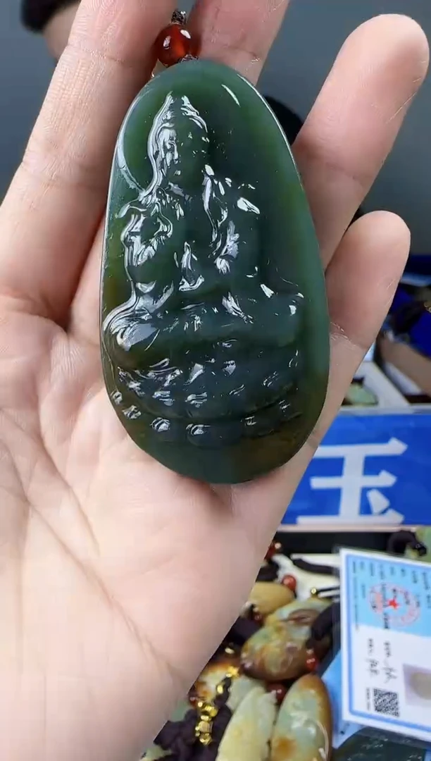 和田玉未镶嵌颈饰1