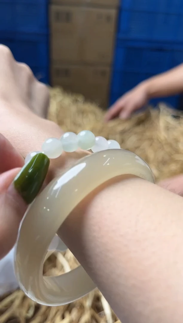 未镶嵌手镯石英质玉SC手串