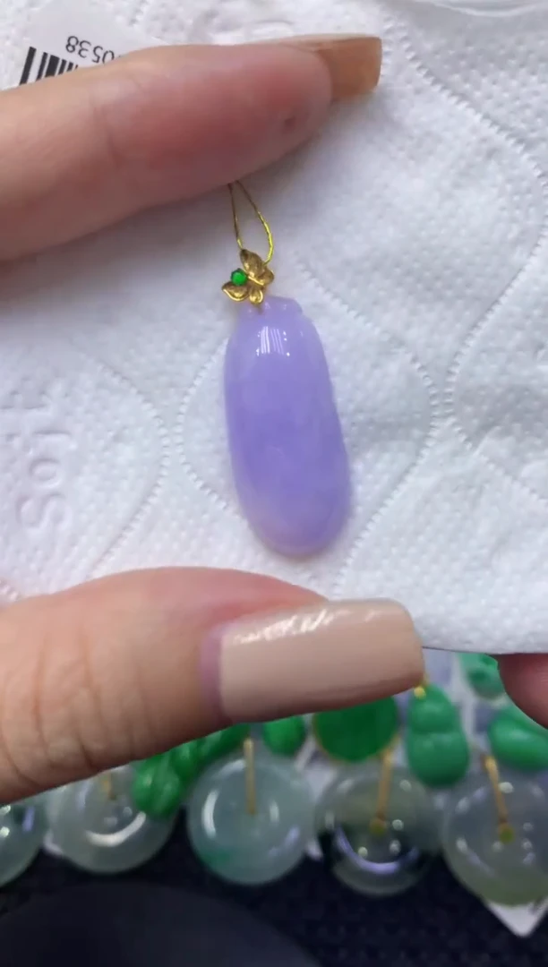 颈饰18K金镶嵌翡翠天然缅甸翡翠A货