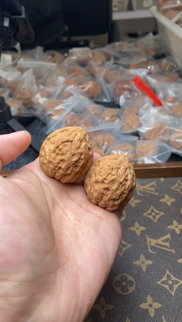 【闪购商品】文玩核桃把件A71号36尺鸡心野生