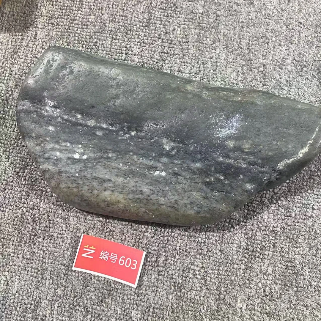 新疆玉料原石发一件编号603