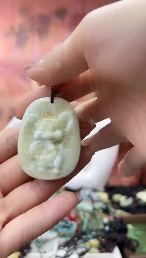 未镶嵌岫玉吊坠·