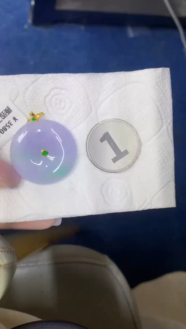 颈饰18K金镶嵌翡翠缅甸天然翡翠A货