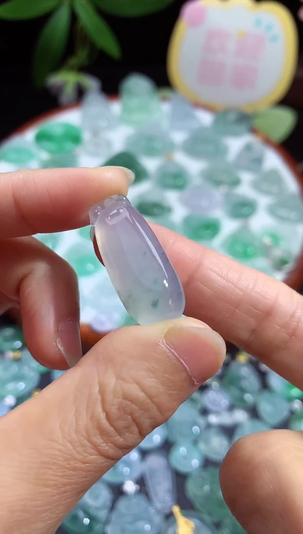 颈饰未镶嵌翡翠福瓜