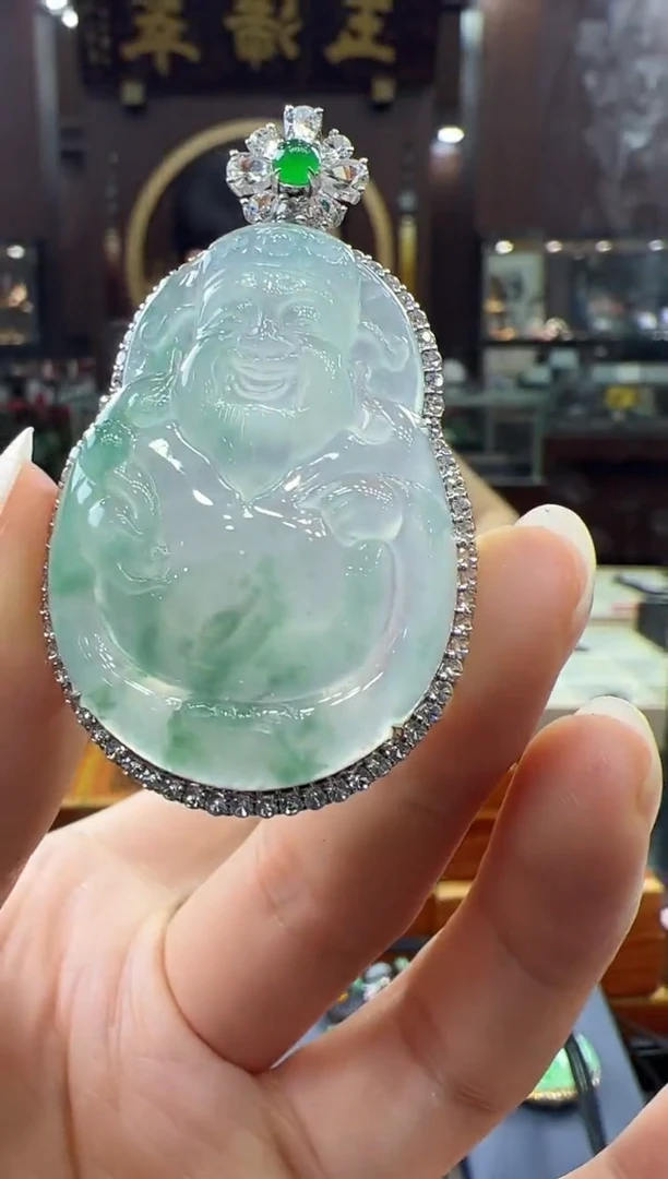 翡翠挂件18K金镶嵌财神