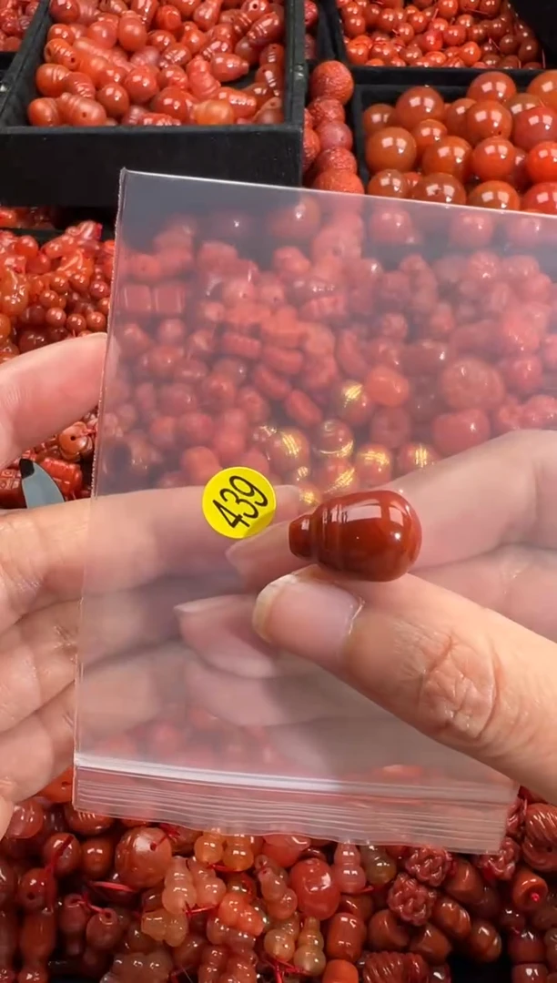 南红玛瑙合金颈饰1