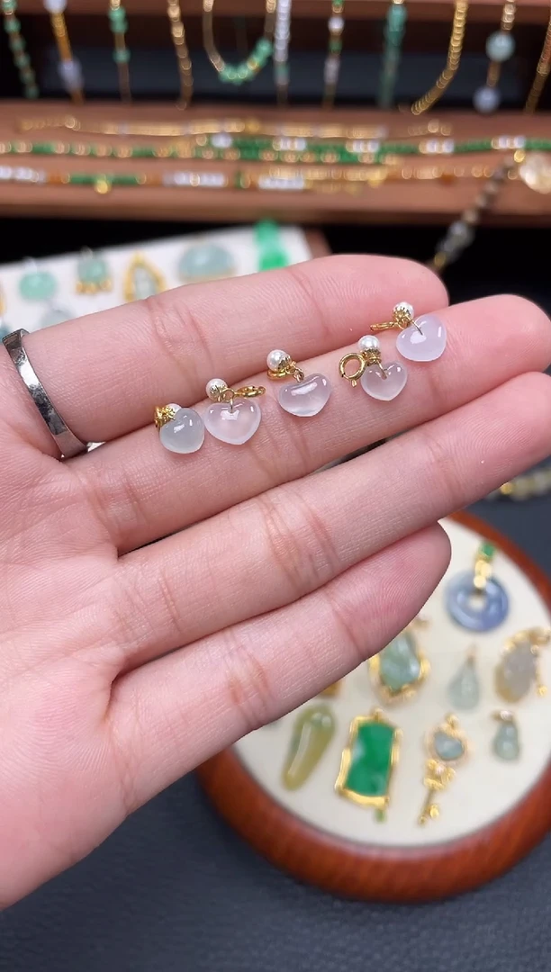 【闪购商品】翡翠吊坠(不含链)18K金镶嵌多样性发货一个