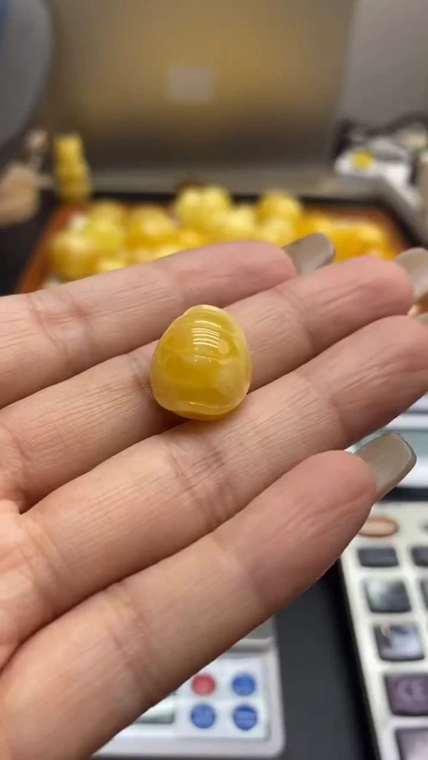 琥珀未镶嵌珠宝奇石336