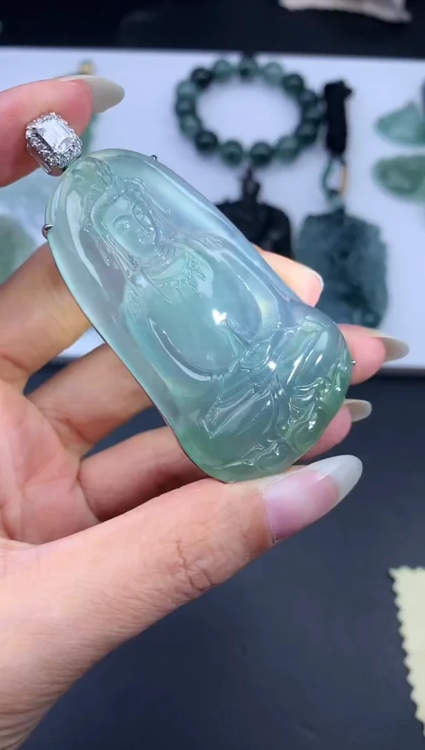 未镶嵌挂件翡翠给****衣哈轩 挂件1