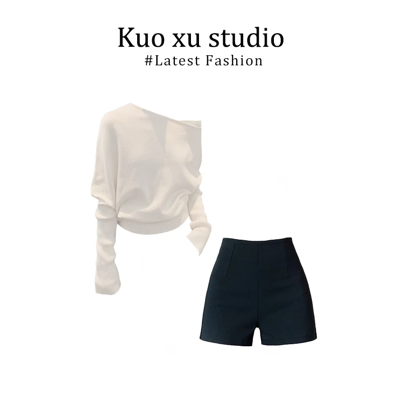 2025秋冬新款女士斜领露肩显瘦百搭小众针织上衣时尚休闲网红短裤