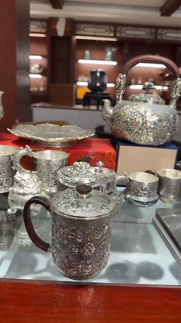 宝*足银手工精工高浮雕錾刻百花马克杯