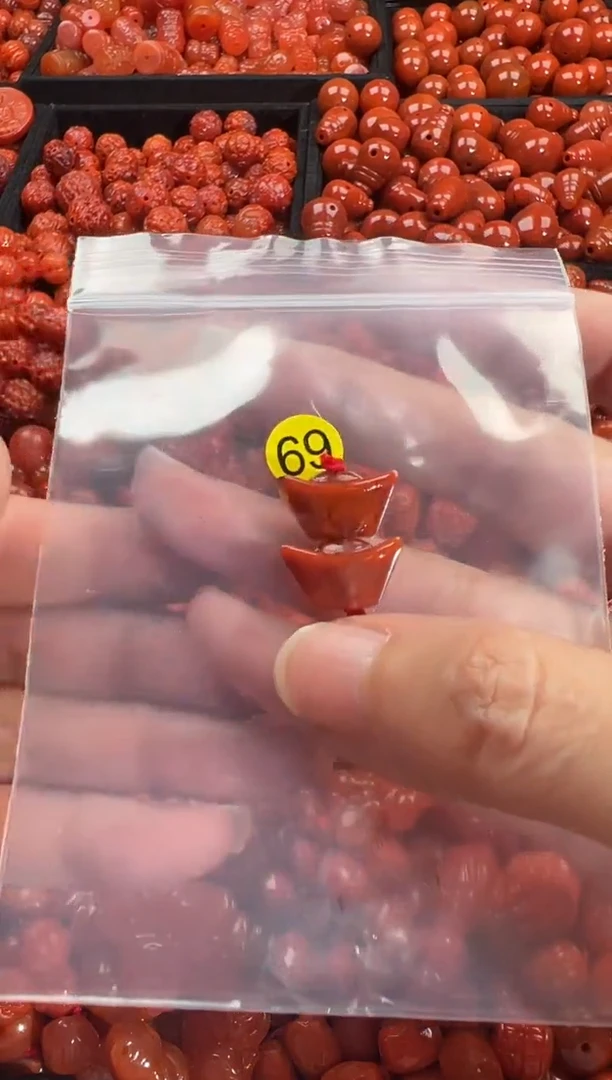 颈饰未镶嵌南红玛瑙1