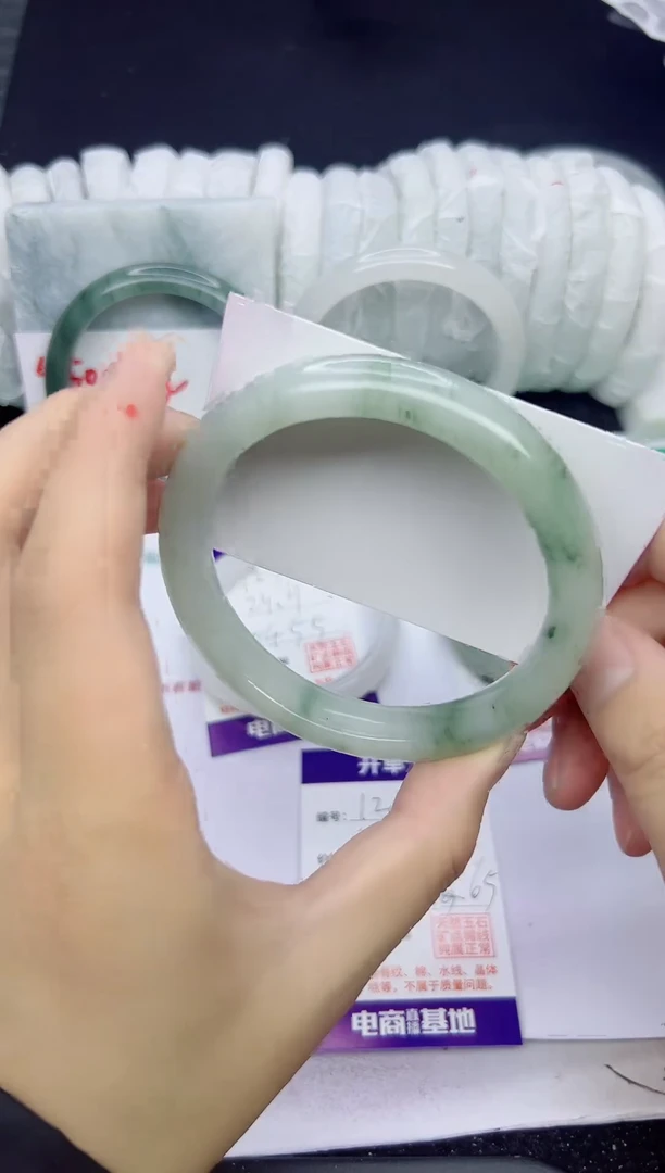 未镶嵌手镯石英质玉125-64/65