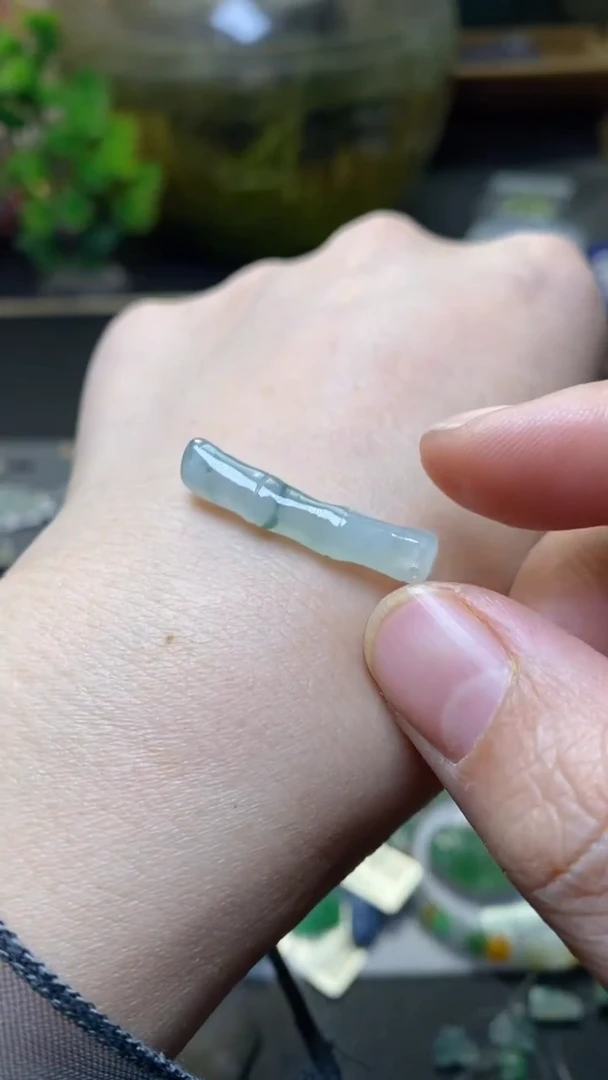 颈饰未镶嵌翡翠38067