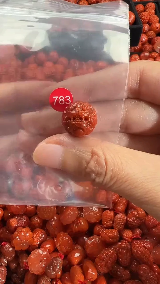 颈饰未镶嵌南红玛瑙1