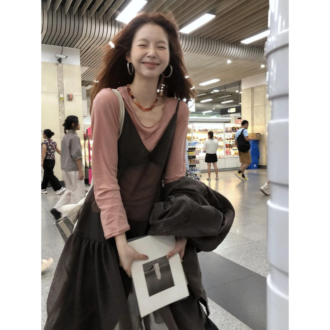 2025夏季新款韩系复古感圆领长袖针织衫上衣搭薄款微透吊带连衣裙