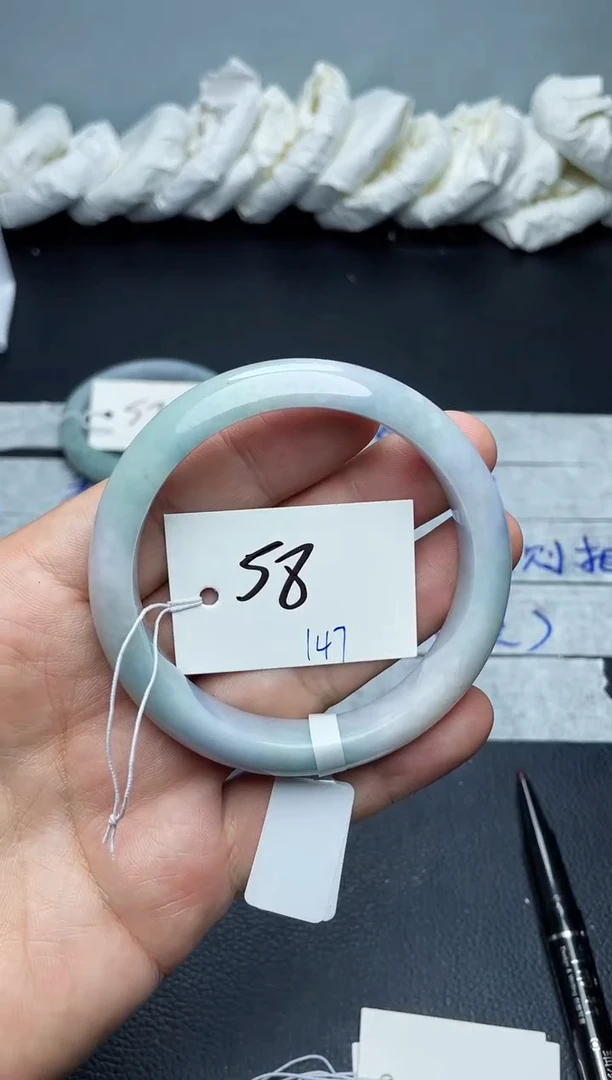 未镶嵌手镯翡翠147