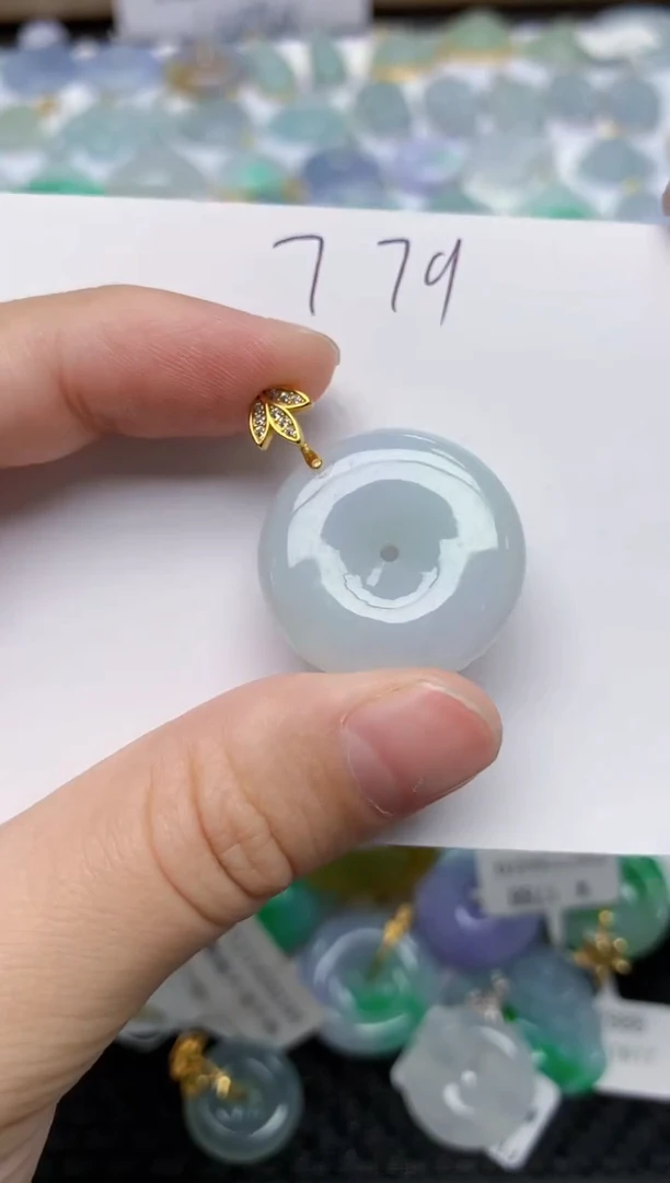 翡翠未镶嵌颈饰天然缅甸A货翡翠