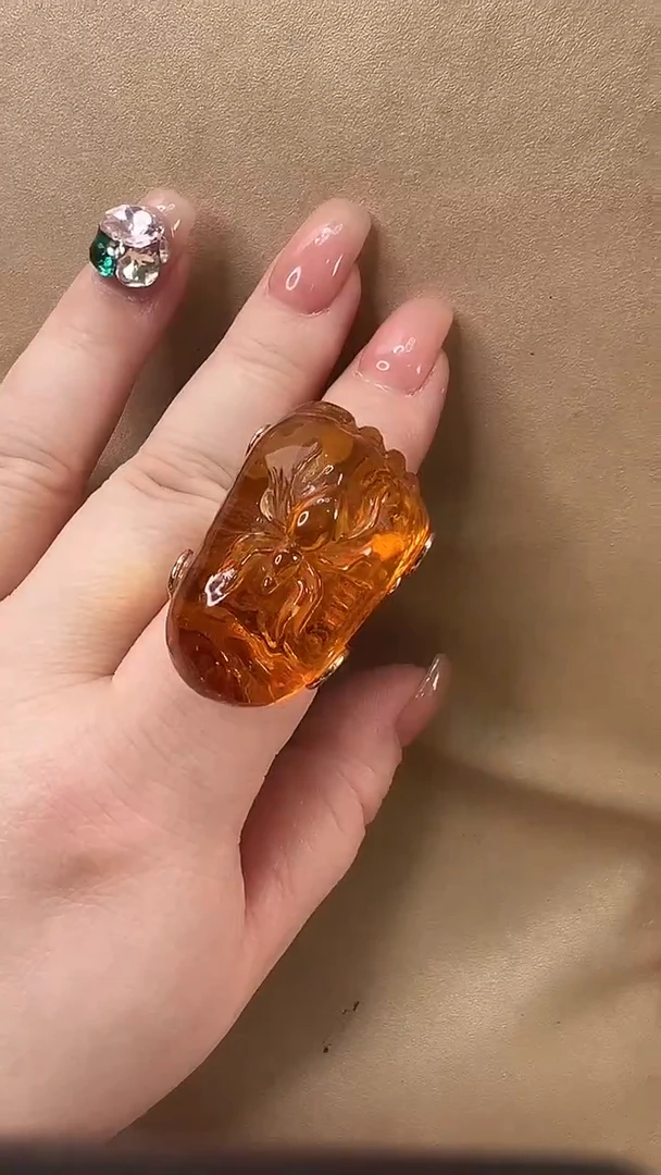 琥珀颈饰未镶嵌戒指