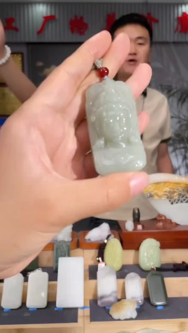 和田玉未镶嵌颈饰1